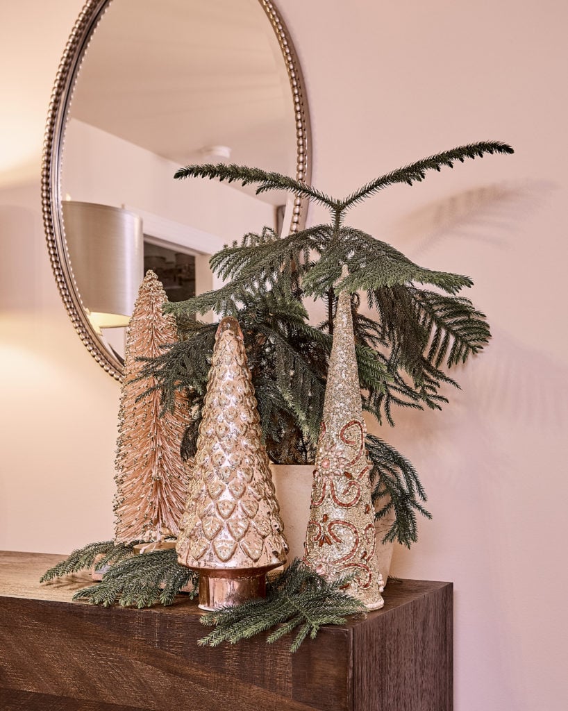 holiday decorations for entryway