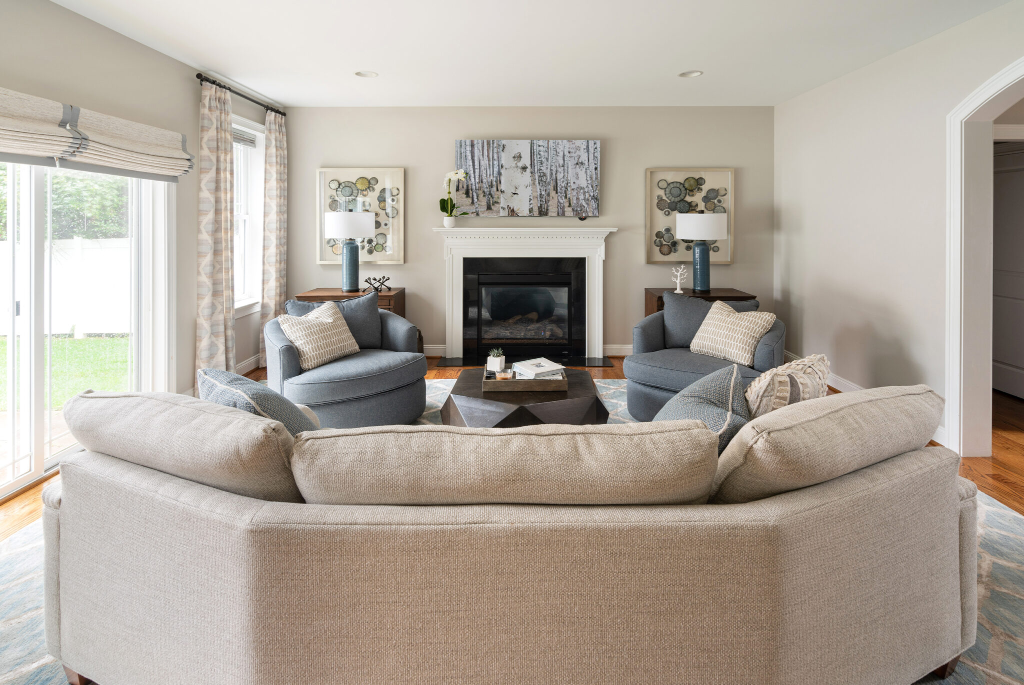 Curved Furniture Farmhouse Design 